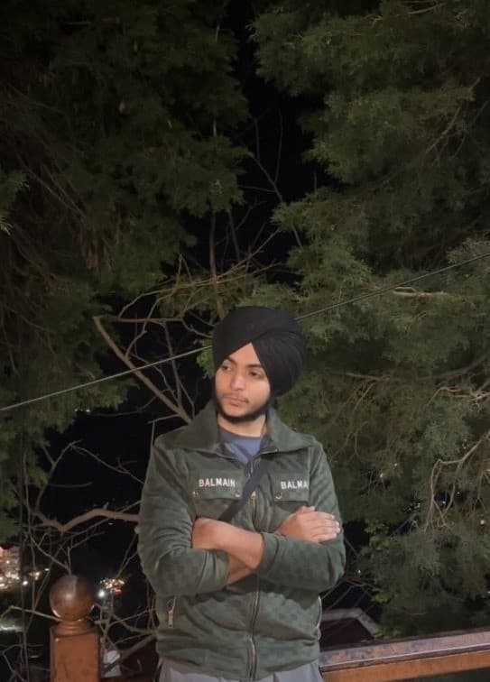 Portrait of Gurasis Singh, founder of Gurasis Media